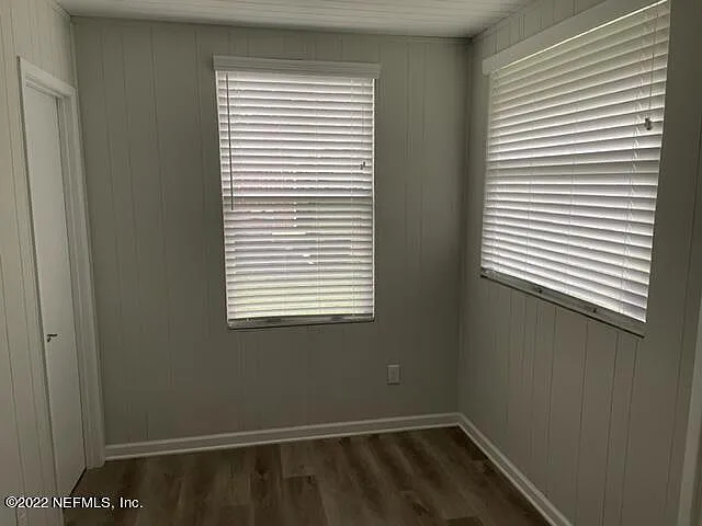 3677 Walsh St — Photo 11