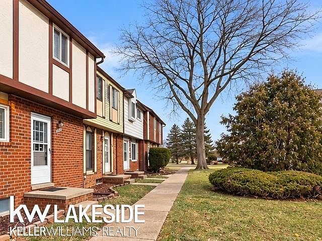 8439 Hickory Dr, photo 2