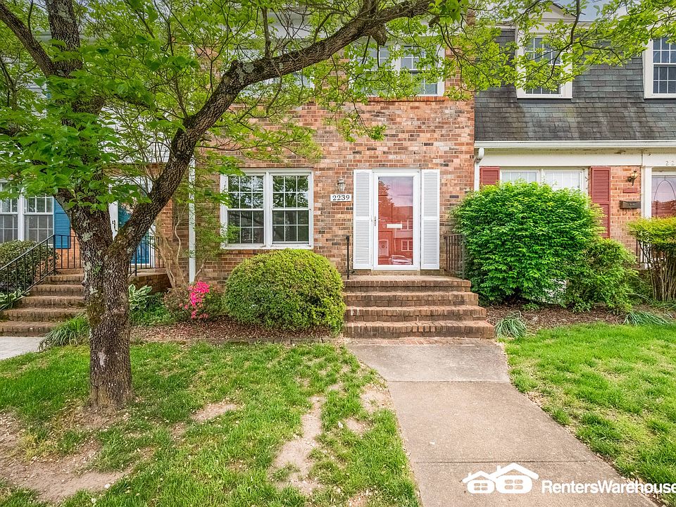 1st image of 2239 Cresthaven Ct