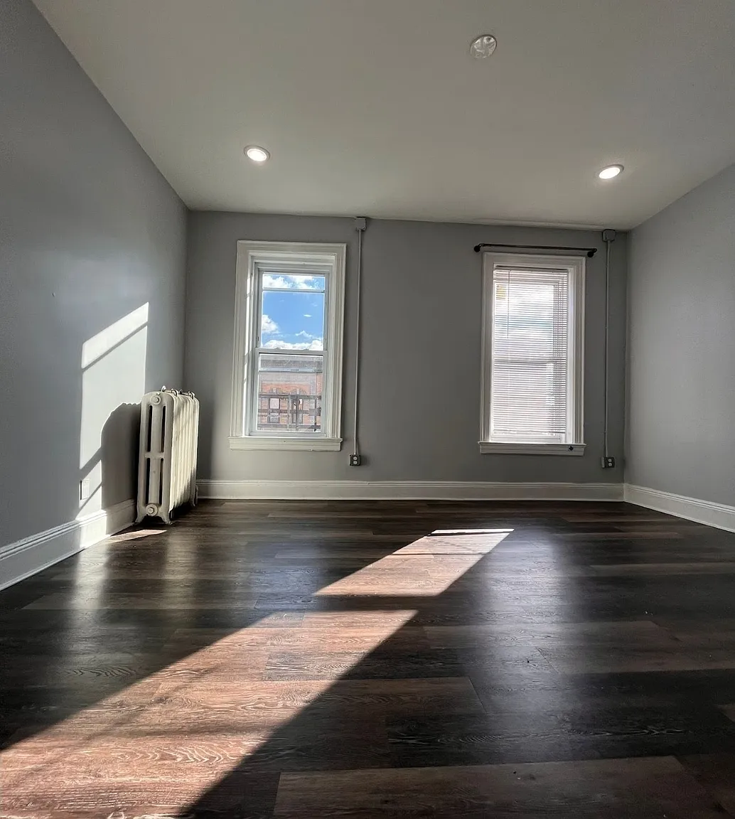 2 bed, $1,900 — Photo 3