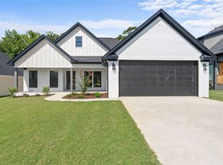 13966 Glenview Dr, Northport, AL 35475