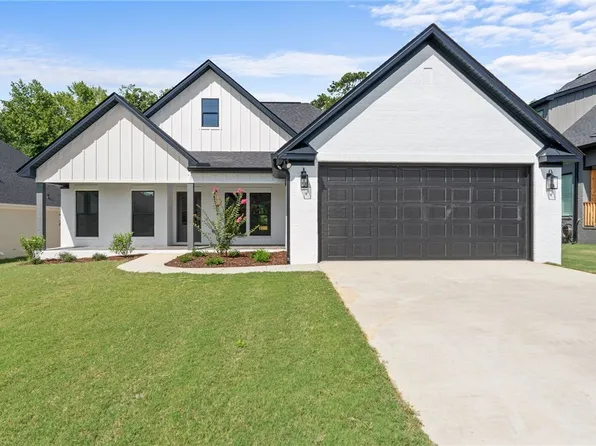 13966 Glenview Dr, Northport, AL 35475