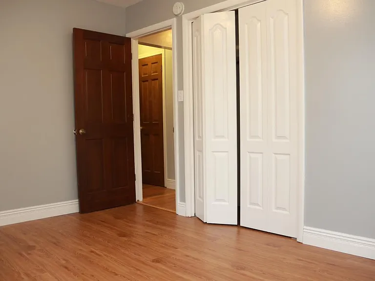 252 Marcus St SW — Photo 10