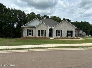 241 Copper Creek Dr, Clinton, MS 39056
