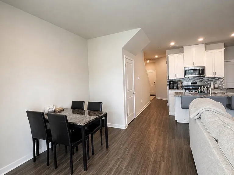 4913 Brookside Ct — Photo 5