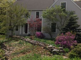 1 Huckabee Farm Rd, Amherst, NH 03031