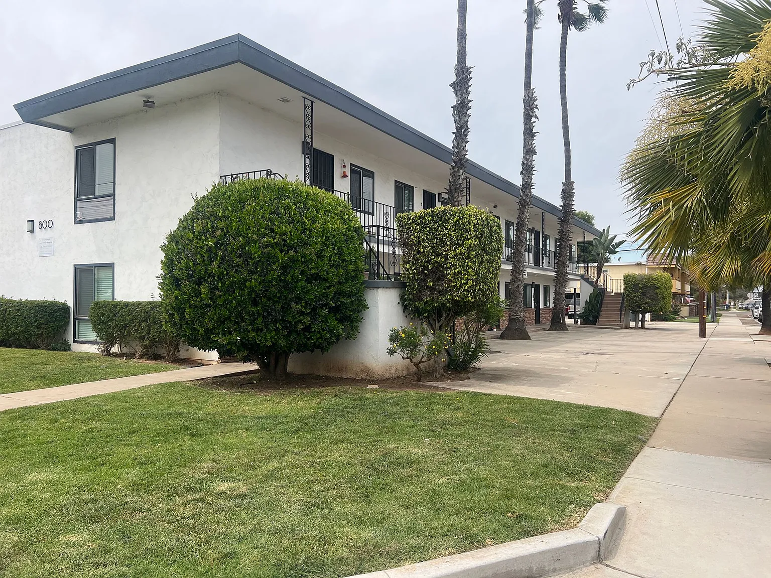 800 Emory St — Photo 2