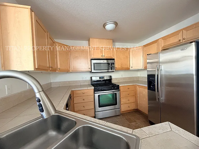 10871 SW Canterbury Ln #204 — Photo 8