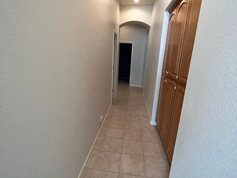 2094 Dorrington Dr — Photo 10