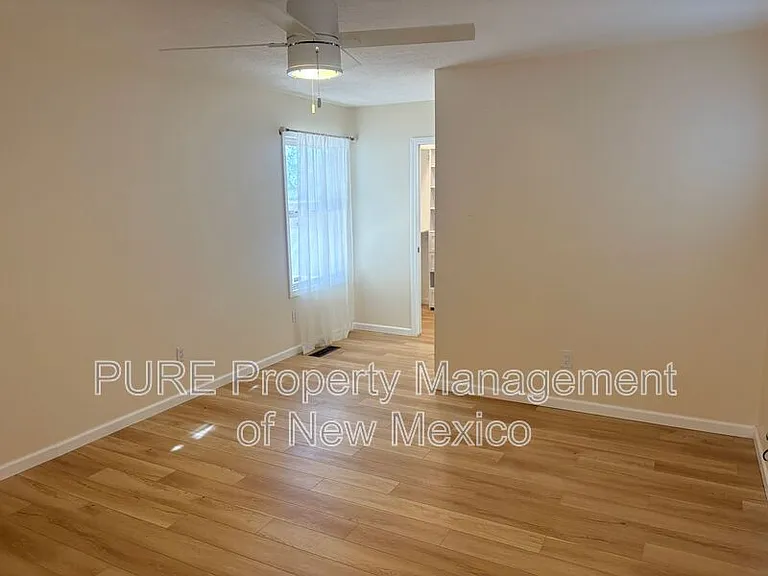 1013 Richmond Dr SE — Photo 10