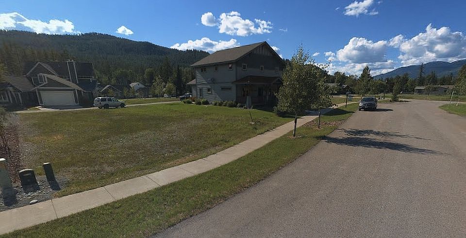 2nd image of 122 Stumptown Loop