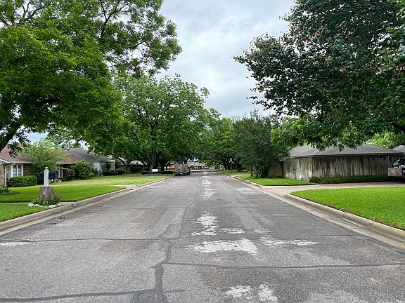 4th image of 3100 Westador Dr