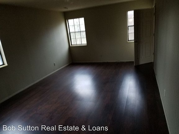 4th image of 2844 Lakeside Dr