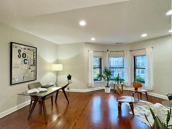 3rd image of 4872 N Kenmore Ave APT 2