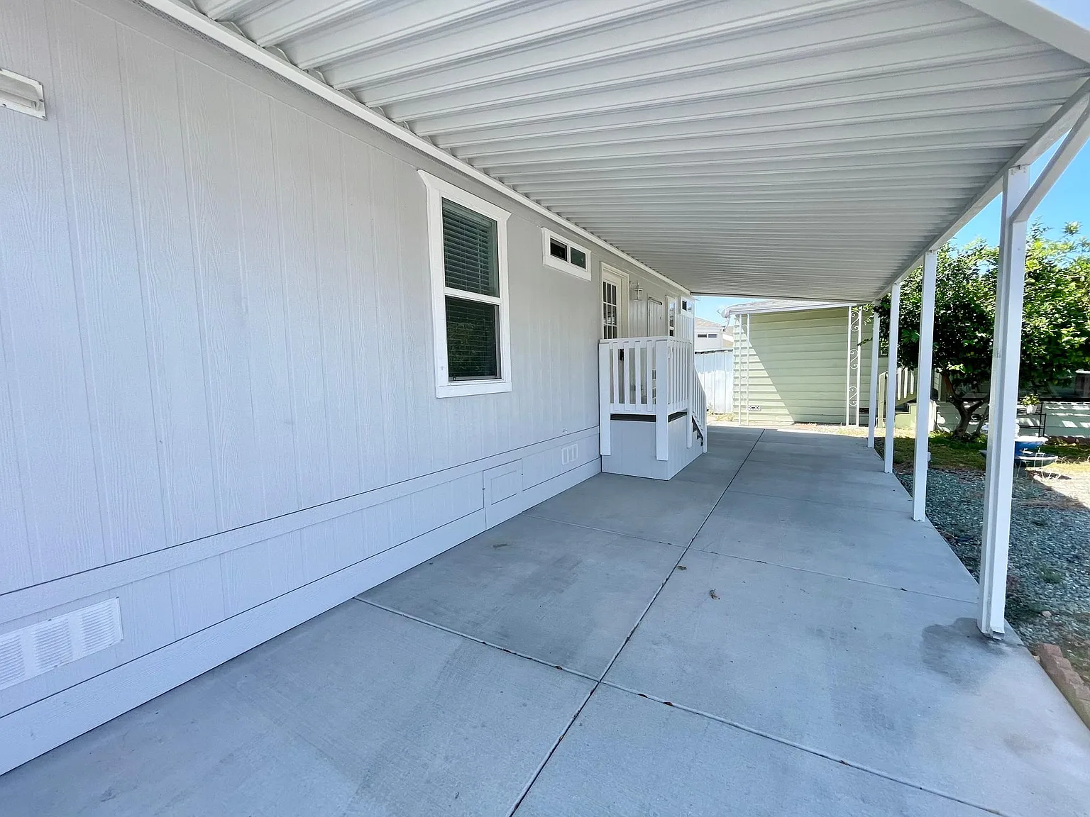 2 bed, 893 sqft, $2,937 — Photo 4