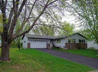 1015 Eastview Cir, Shakopee, MN 55379