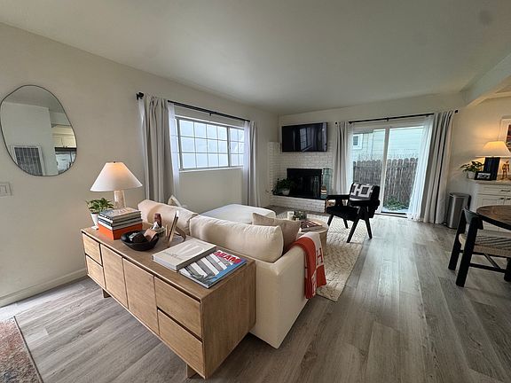 3rd image of 117 Marine Ave #A