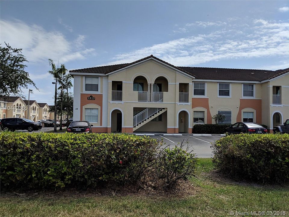 1st image of 2732 SE 17th Ave