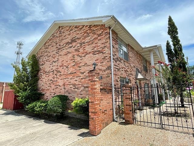 1st image of 4513 Avenue P 1/2