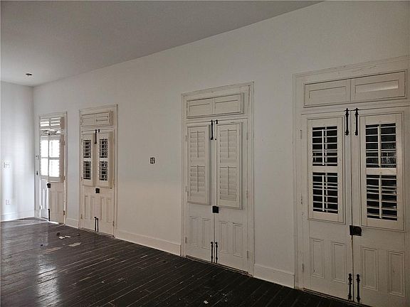 5th image of 1029 Esplanade Ave