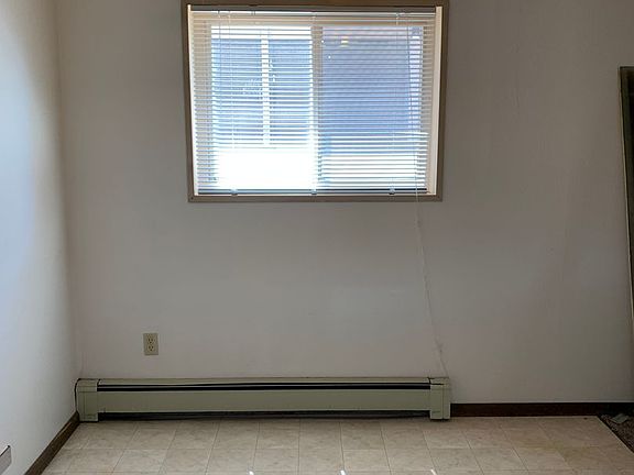 5th image of 517 6th St E #4