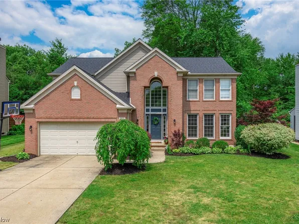 509 Continental Dr, Northfield, OH 44067