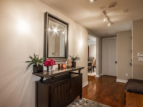 4th image of 2105 N Meridian St Unit 201