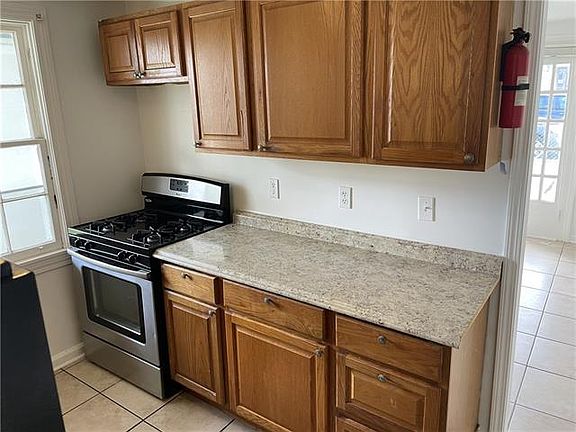 4th image of 124 N Genois St APT C