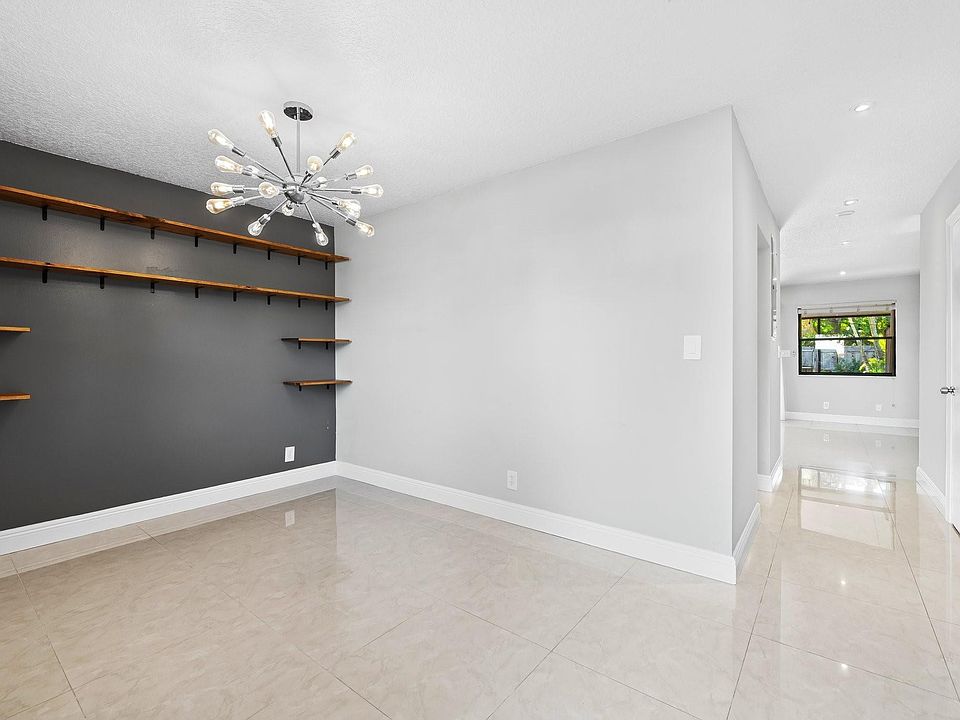 1st image of 2127 NE 11th Avenue
