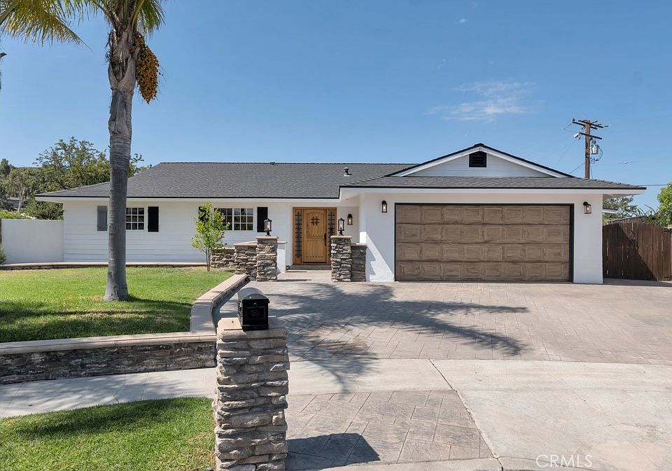 1st image of 805 Moffatt Cir