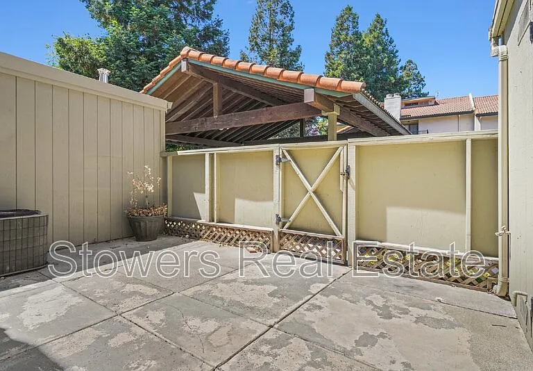 1714 Parkside Dr — Photo 21