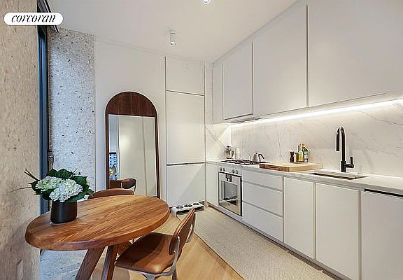 4th image of 16 W 40th St APT 19B