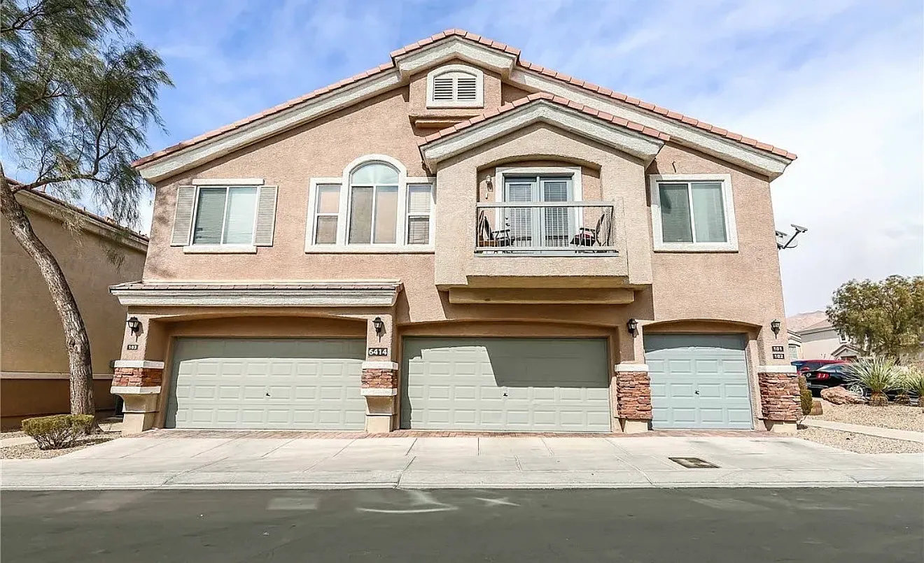 3 bed, 2.5 bath, 1468 sqft, $2,100 — Photo 1