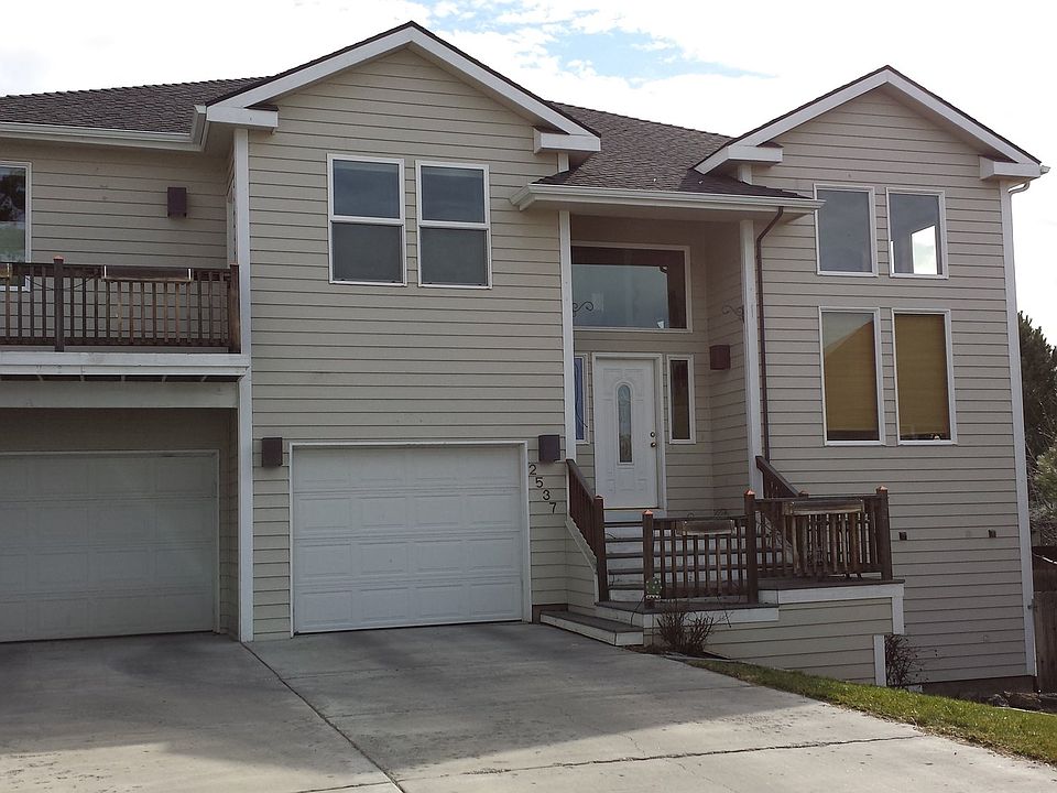 2nd image of 2537 NE Lynda Ln