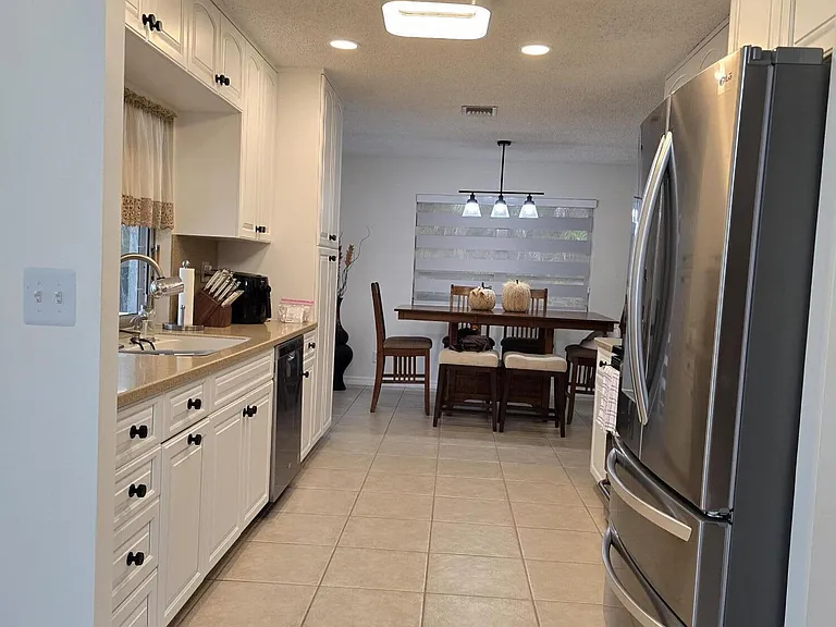 939 Hibiscus Dr — Photo 6