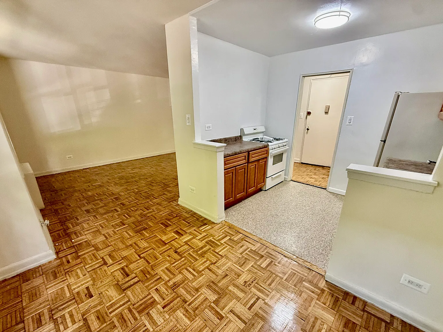 1 bed, 800 sqft, $2,000 — Photo 4