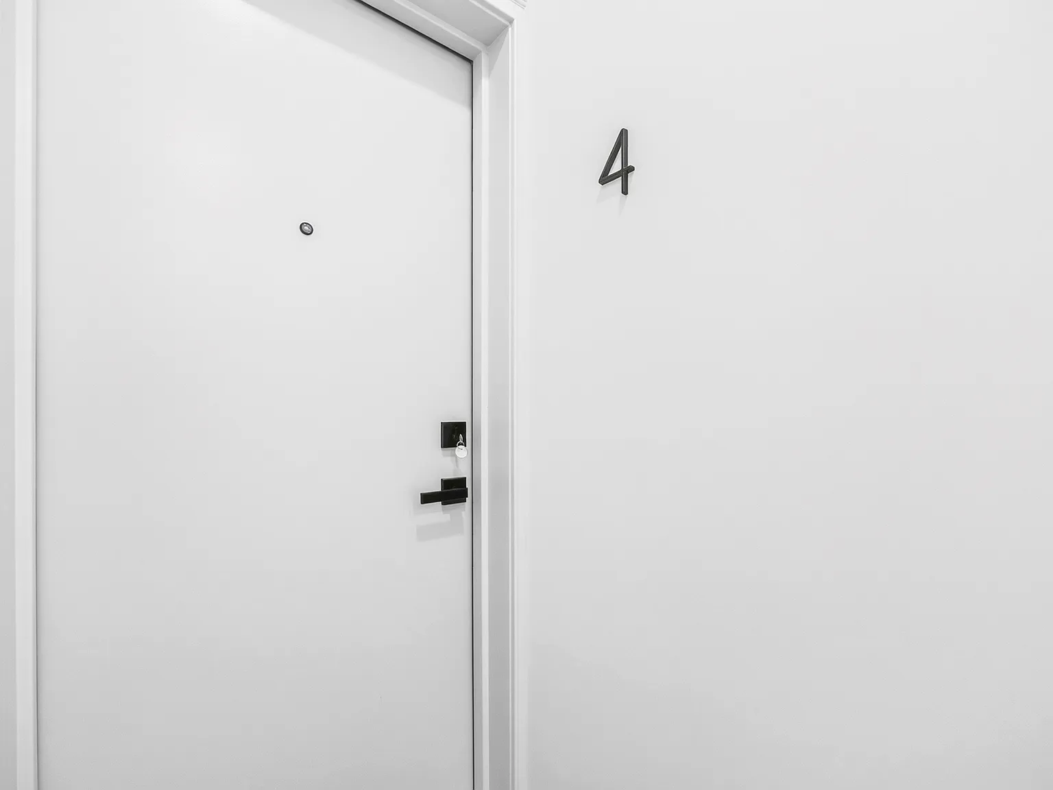 2 bed, 600 sqft, $3,600 — Photo 4