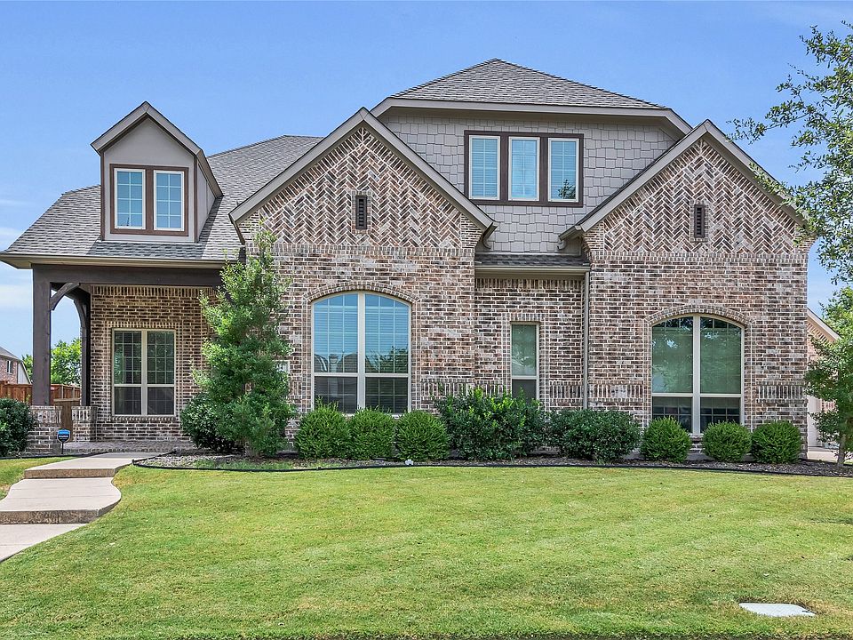 1st image of 534 Hilltop Dr