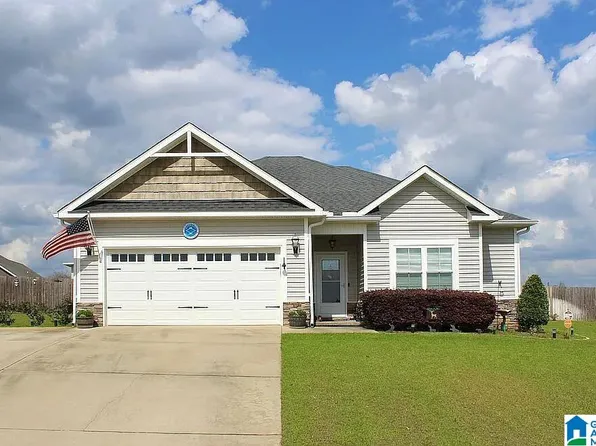 61 Lawrence Dr, New Brockton, AL 36351