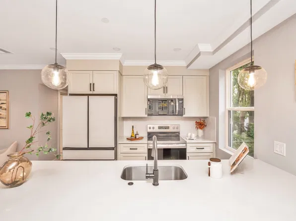5 Glenburne St #2, Dorchester, MA 02121