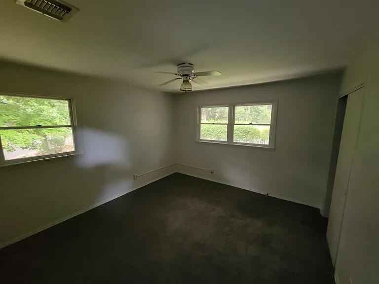124 Forshay Rd — Photo 13