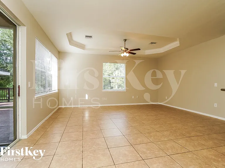 1005 Henry Ave — Photo 6