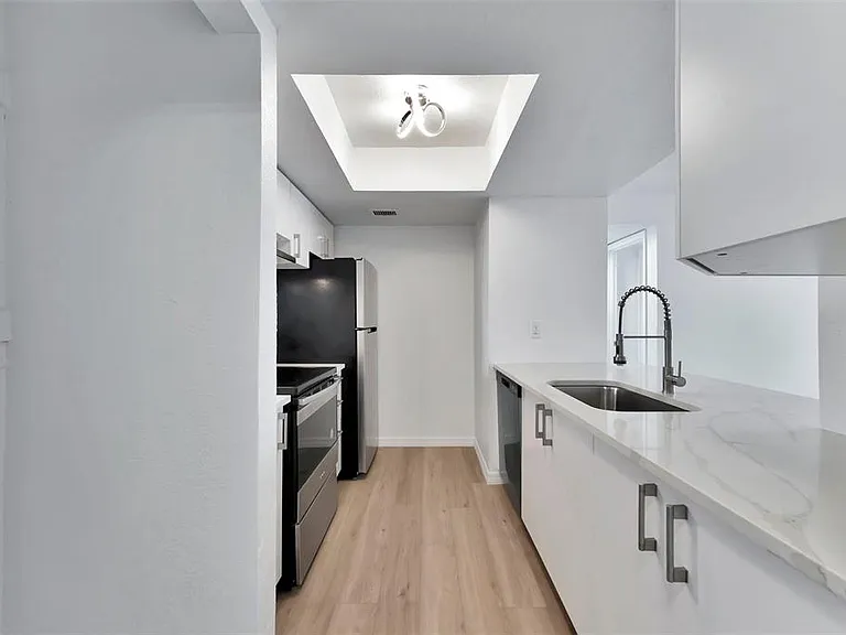 9940 7th Way N #101 — Photo 7