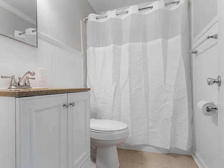 3934 Grace Ave — Photo 5