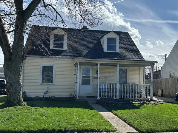 2167 W Bataan Dr, Kettering, OH 45420