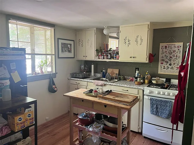 3205 Grooms St #C — Photo 18