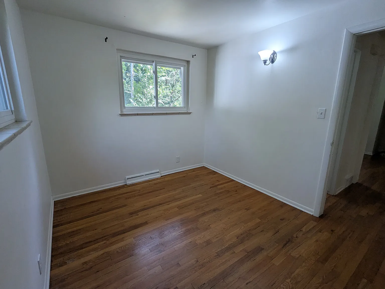 3 bed, 1050 sqft, $3,200 — Photo 4