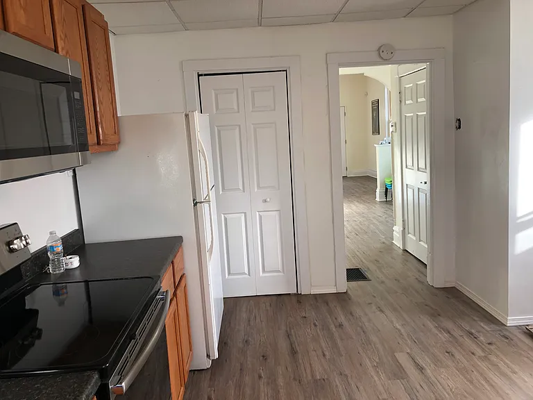 1337 Hughes Pl — Photo 3