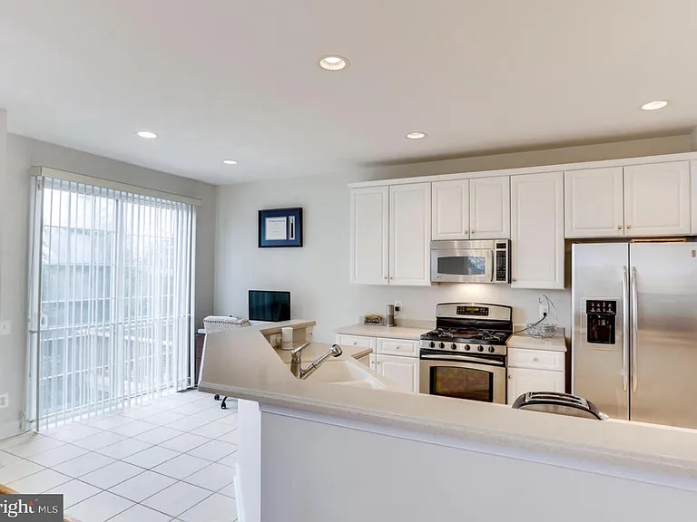 9283 Laurel Ridge Crossing Rd — Photo 15