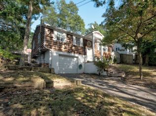 83 Sunburst Dr, Rocky Point, NY 11778